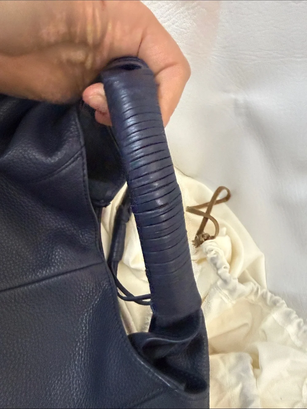 HOBO Brand Leather Purse: Medium Eclipse